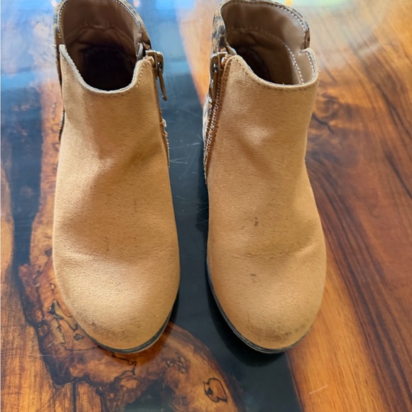 Cat & Jack Tan Ankle Boots with Leopard Back - Picture 2 of 7